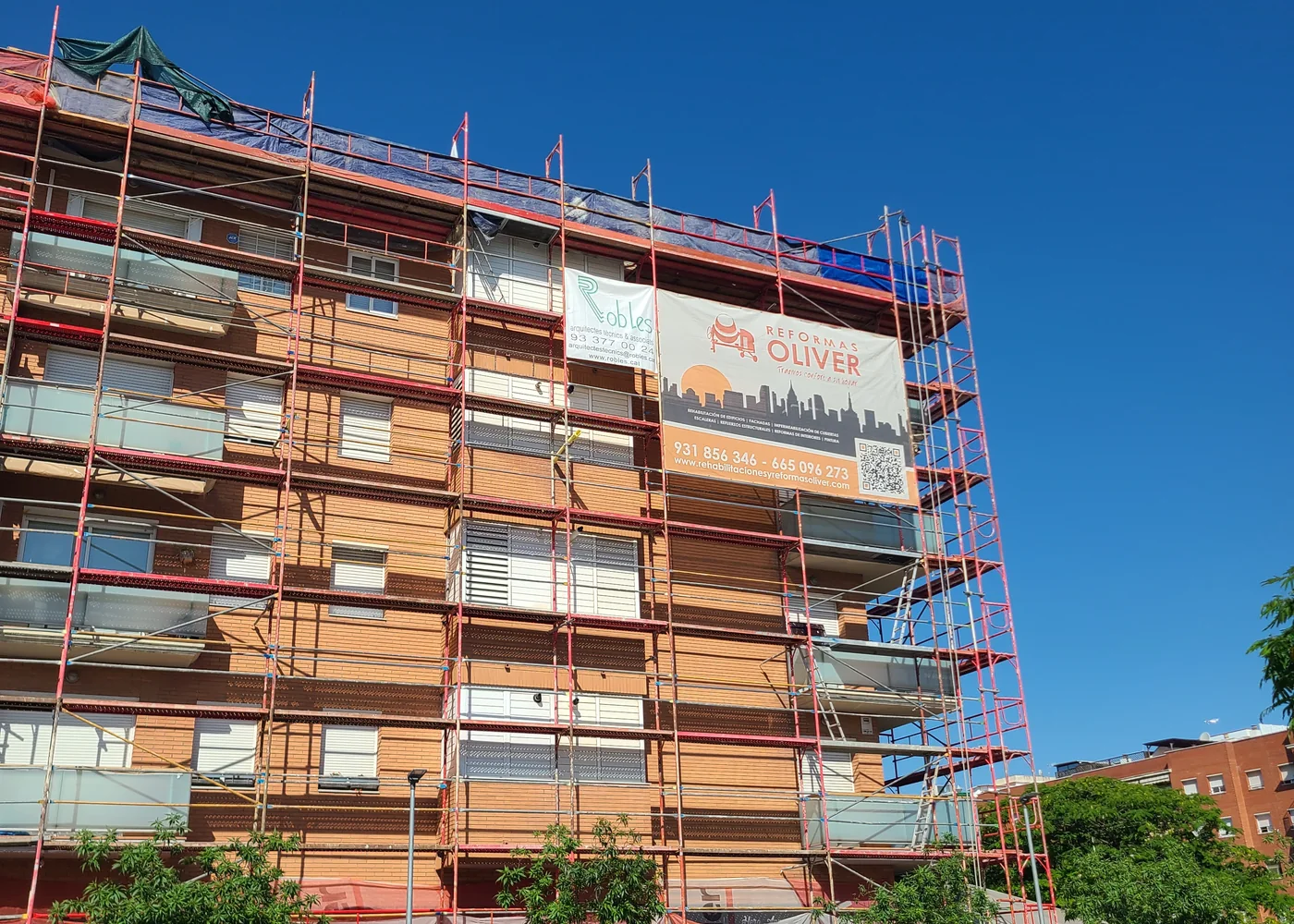 Obra real de rehabilitación de fachada ejecutada por Reformas Oliver