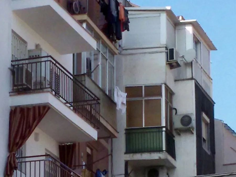 Rehabilitación de fachada en Doctor Martí i Julià, L'Hospitalet