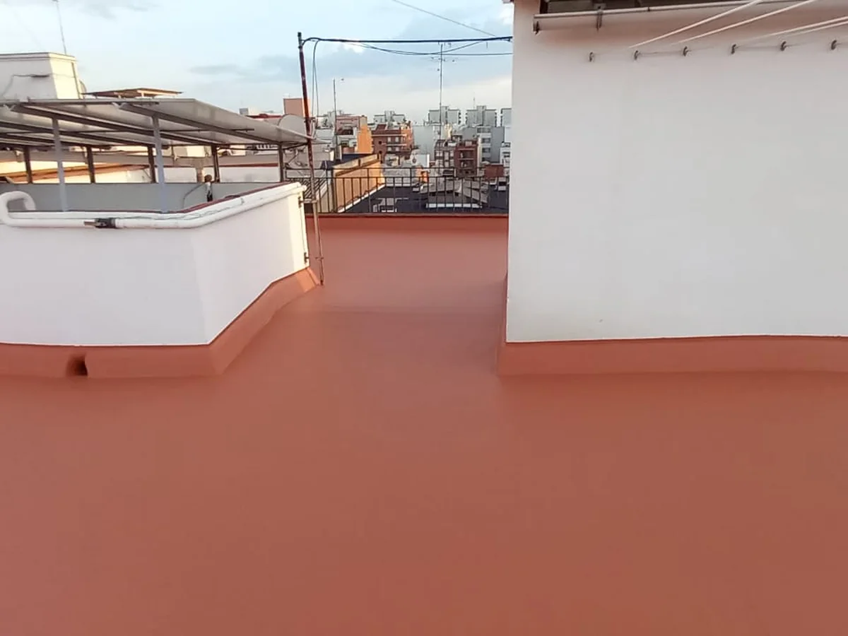 Terrado comunitario impermeabilizado y renovado